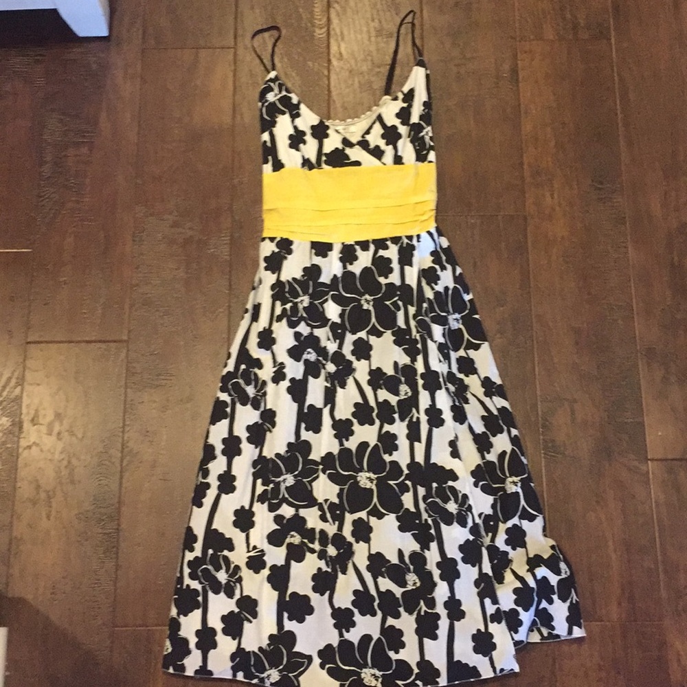 Black and white dress with yellow bow